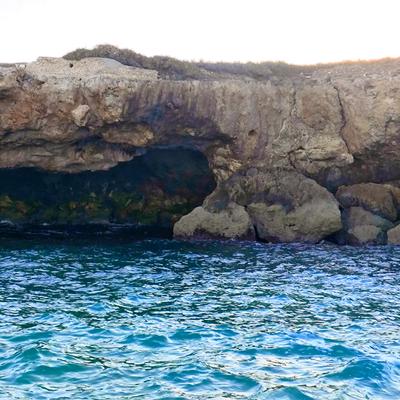 Boat tour along the coastlines of Monopoli 