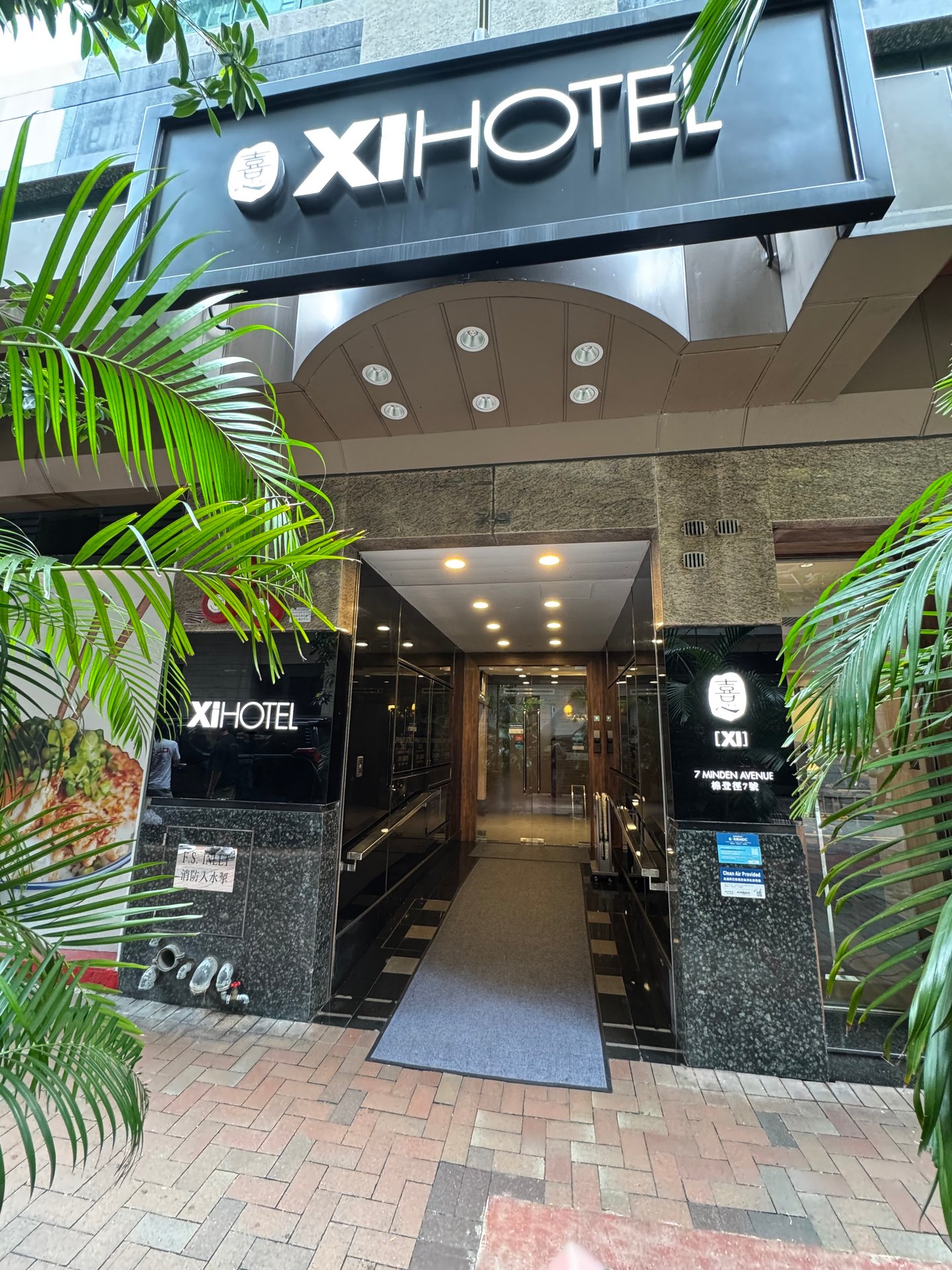 Xi Hotel