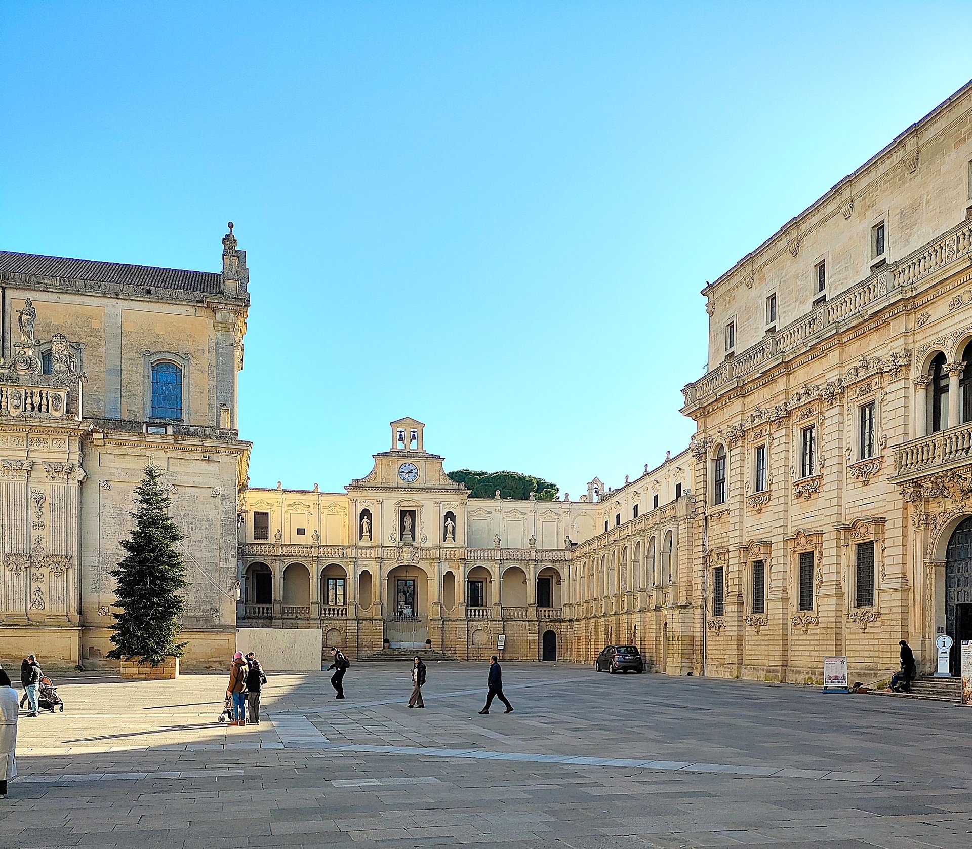 Lecce’s Golden Masterpiece: Piazza Duomo
