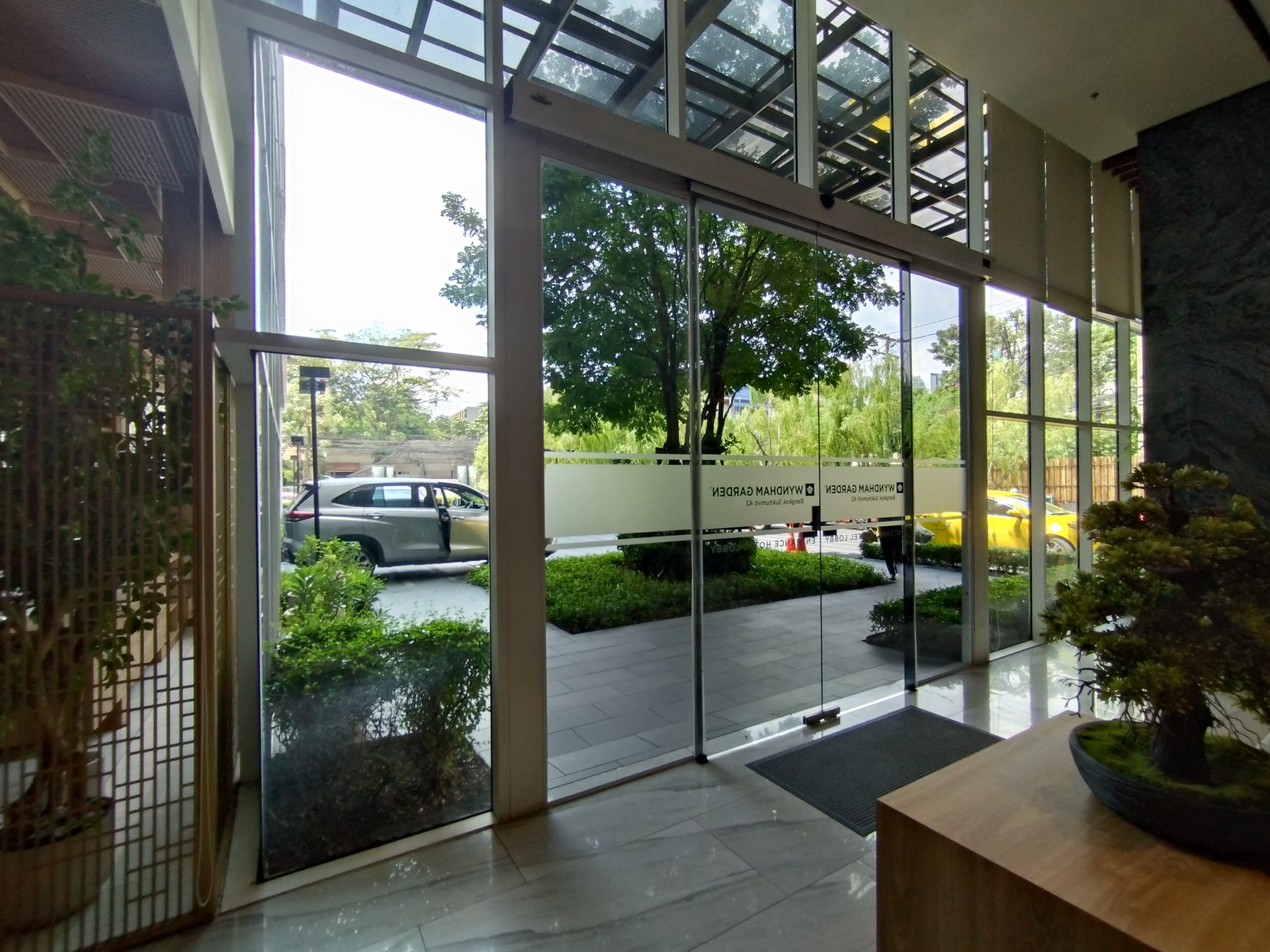 Wyndham Garden Bangkok Sukhumvit 42 โรงแรมวินแดม การ์เด้น แบงคอก สุขุมวิท 42