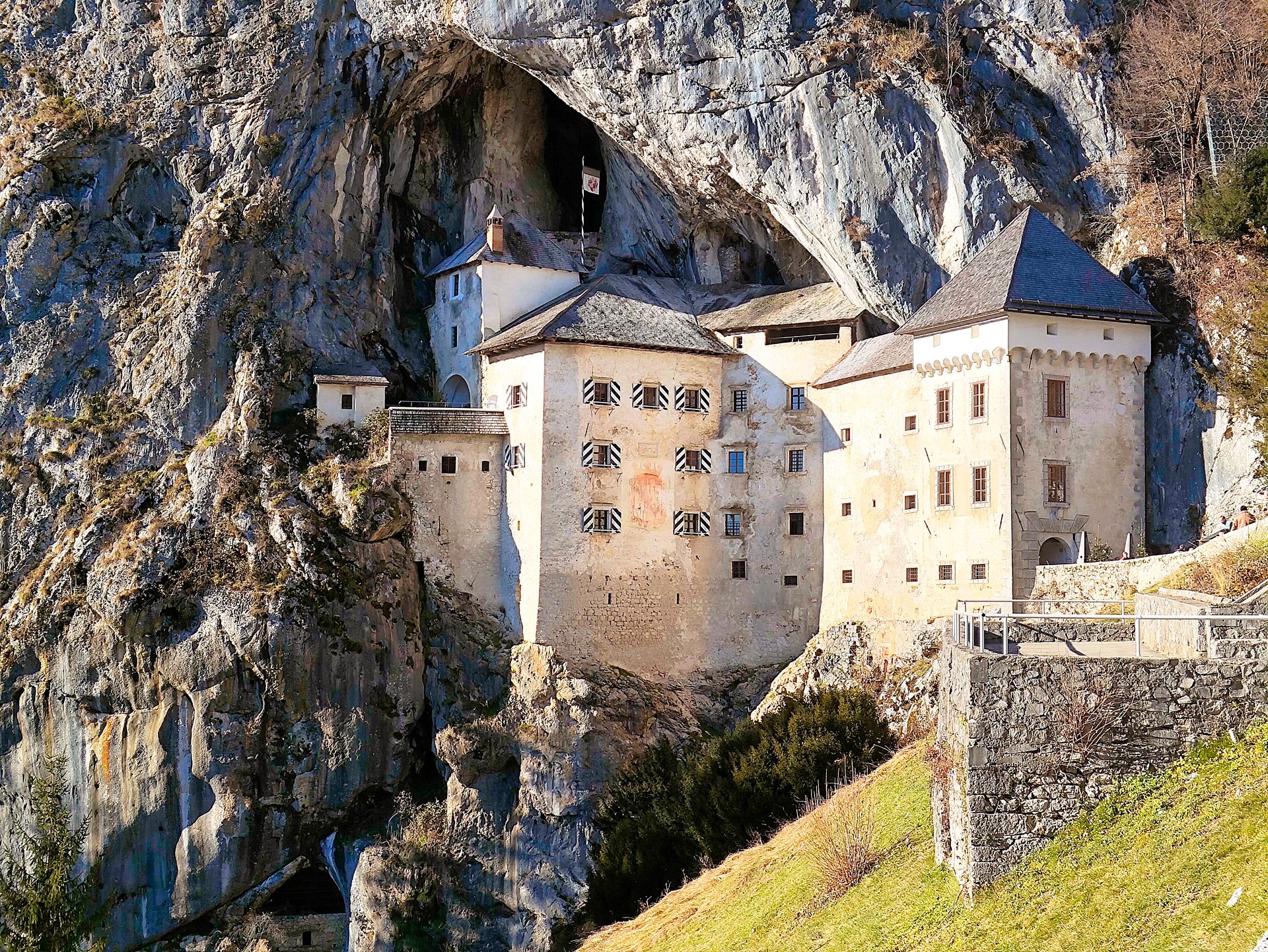 Predjama Castle