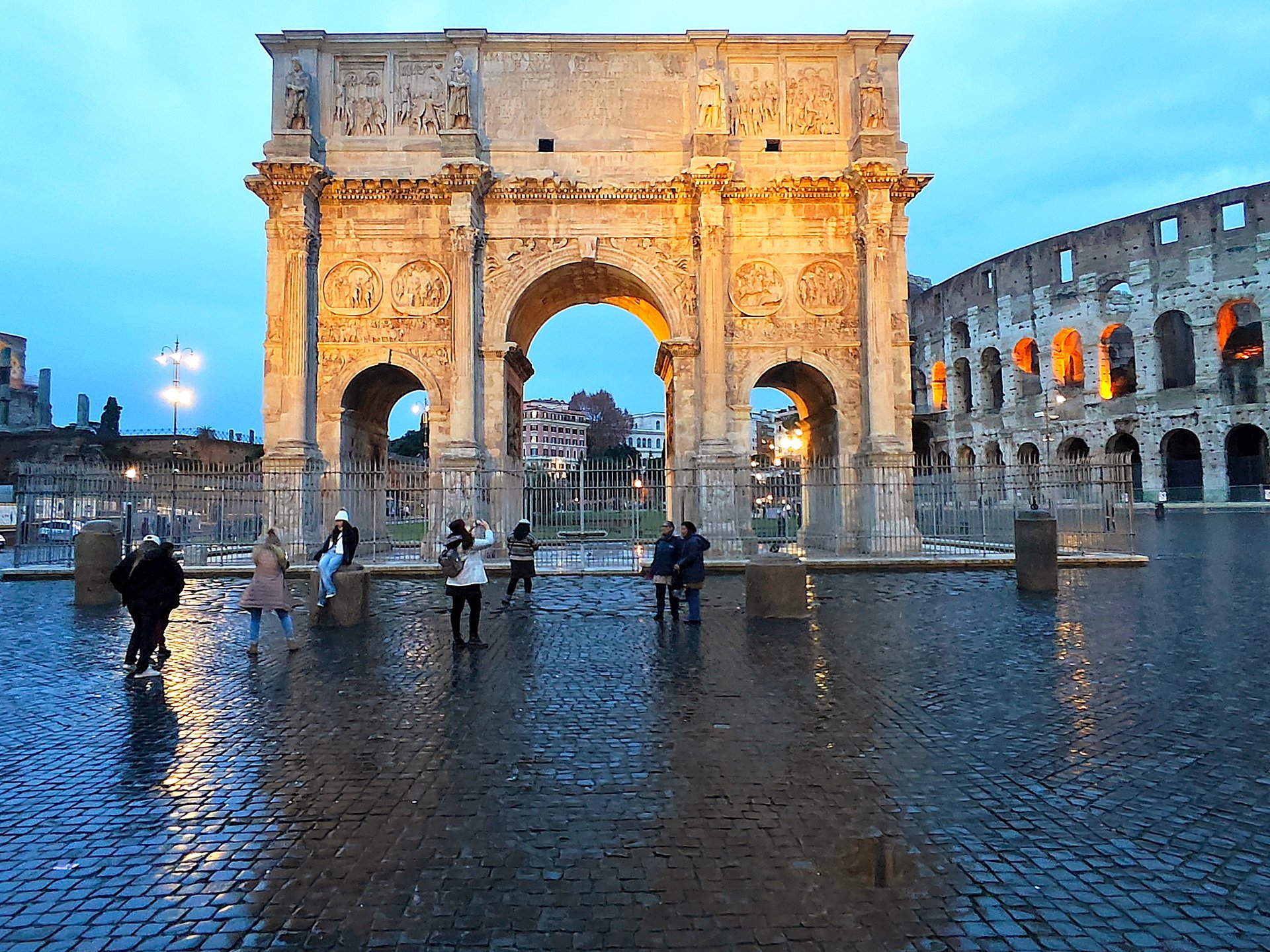 Arch of Constantine with the Colosseum in it's backdrop