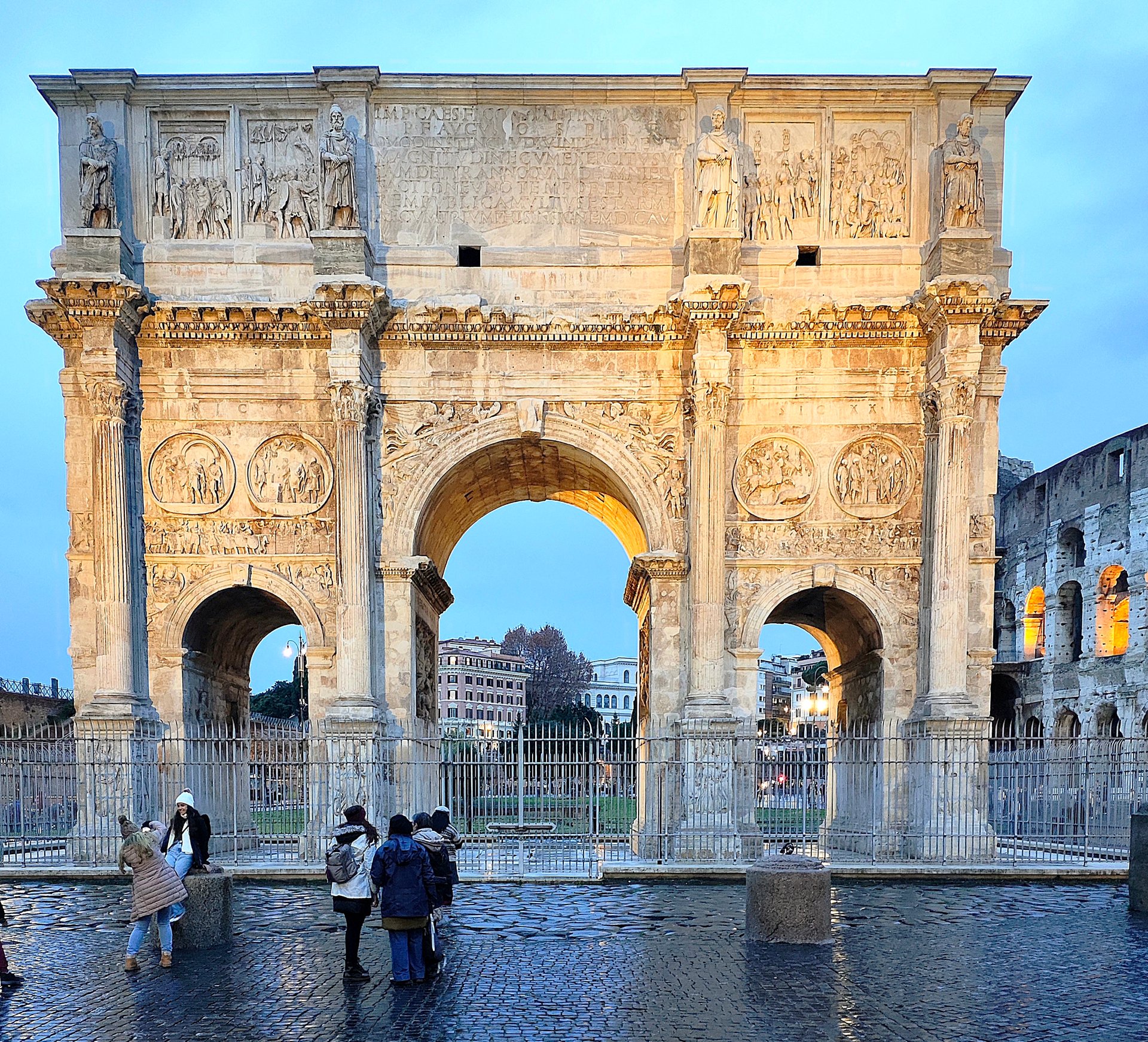 Arch of Constantine with the Colosseum in it's backdrop