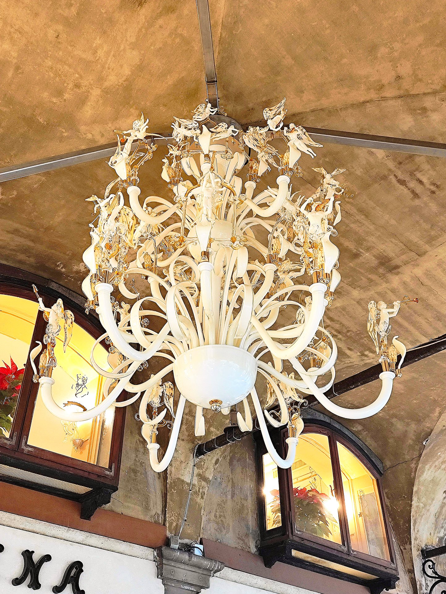 Light displays during Murano Illumina il Mondo 2025